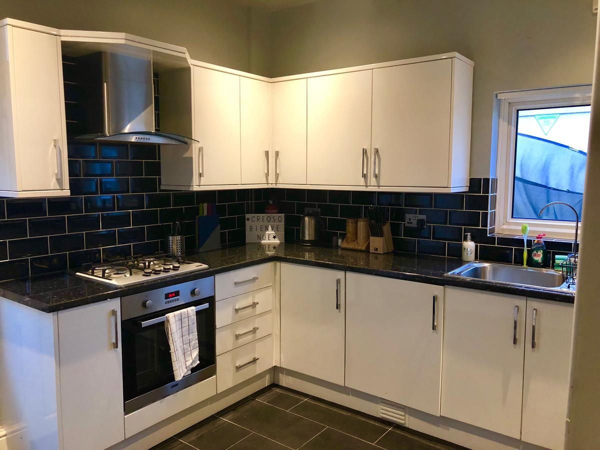 Apartment Edwardian Centre House For Big Groups, Offroad Parking & Hot Tub! *