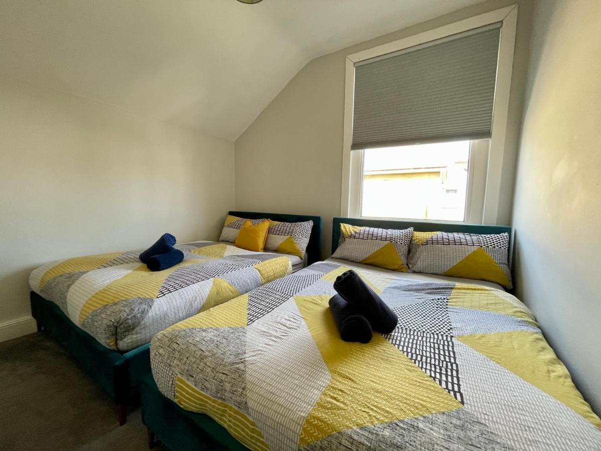 Appartamento Edwardian Centre House For Big Groups, Offroad Parking & Hot Tub! Cardiff