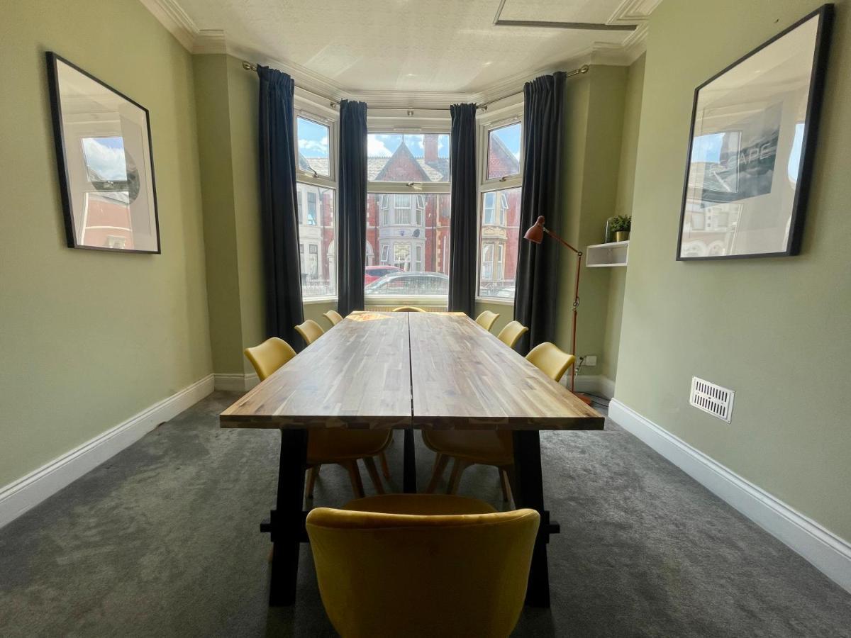 Edwardian Centre House For Big Groups, Offroad Parking & Hot Tub! Appartamento *