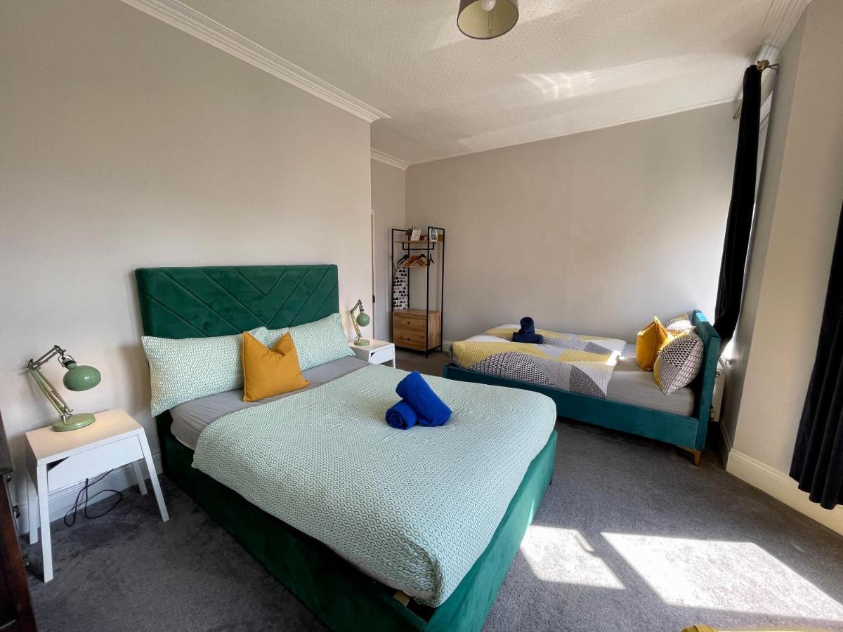 Appartamento Edwardian Centre House For Big Groups, Offroad Parking & Hot Tub! Cardiff