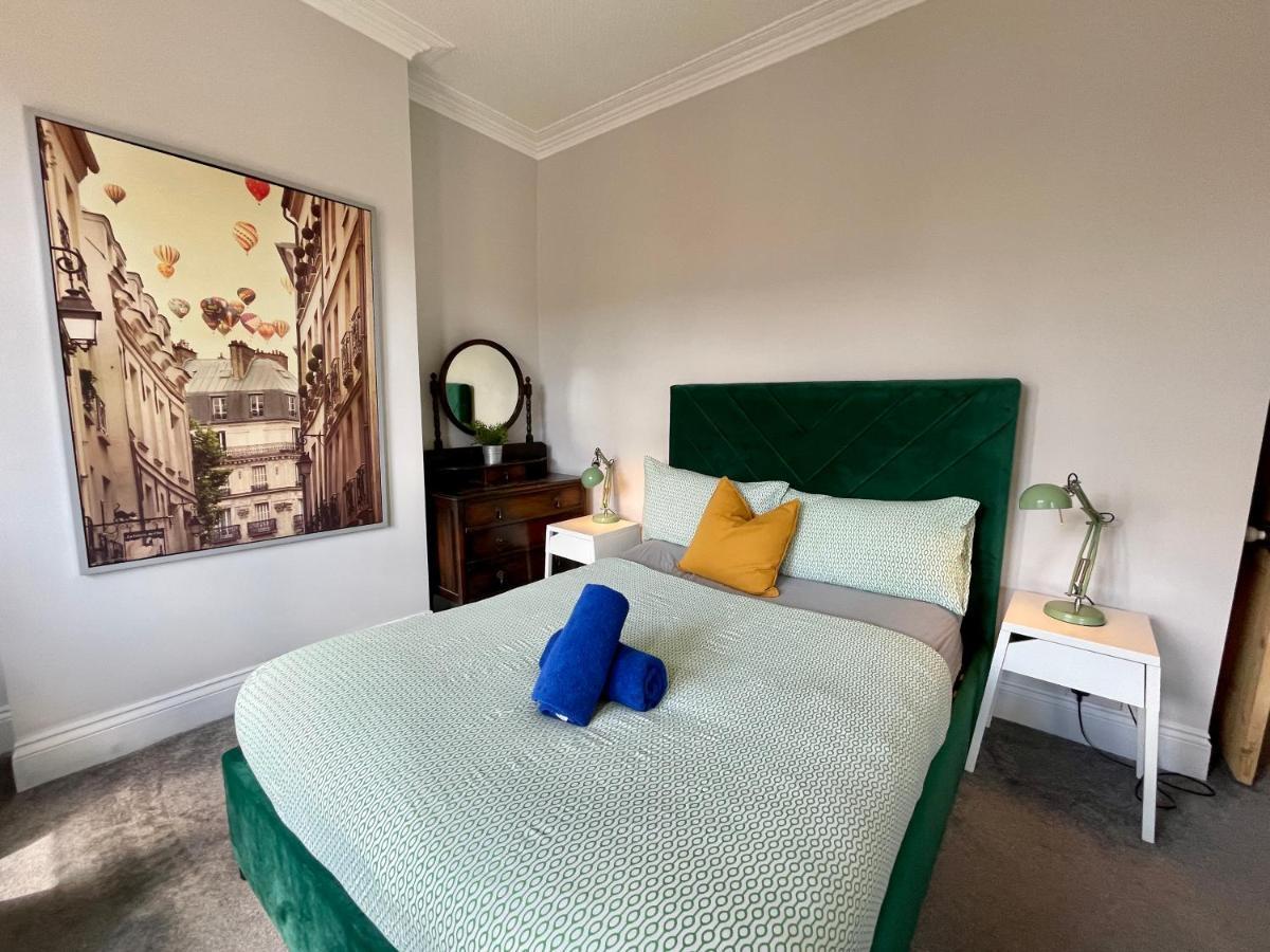 Appartamento Edwardian Centre House For Big Groups, Offroad Parking & Hot Tub! Cardiff