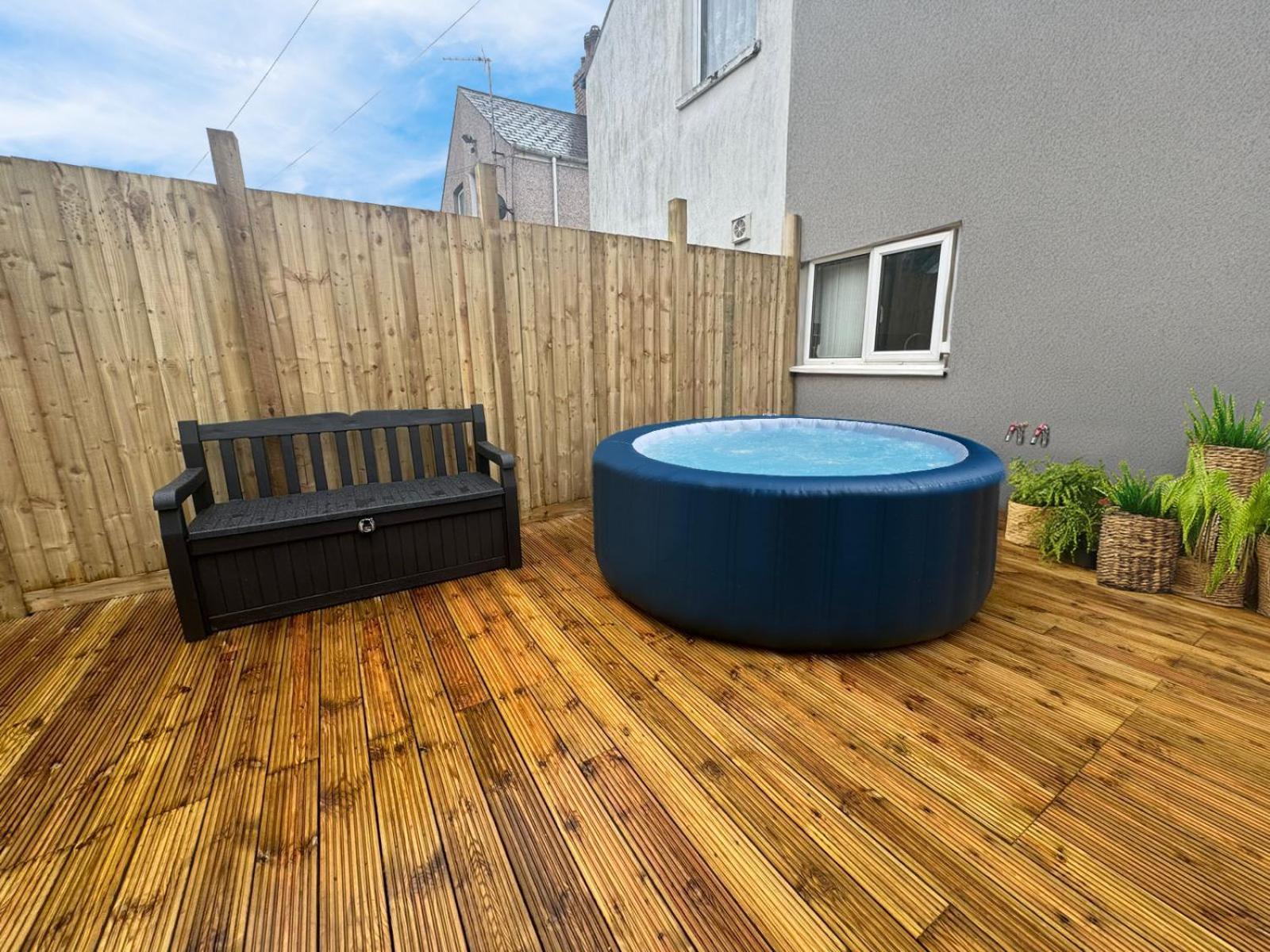 Appartamento Edwardian Centre House For Big Groups, Offroad Parking & Hot Tub! *